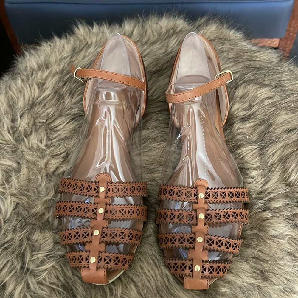Dolce Vita brown leather shoes. Women size 9.